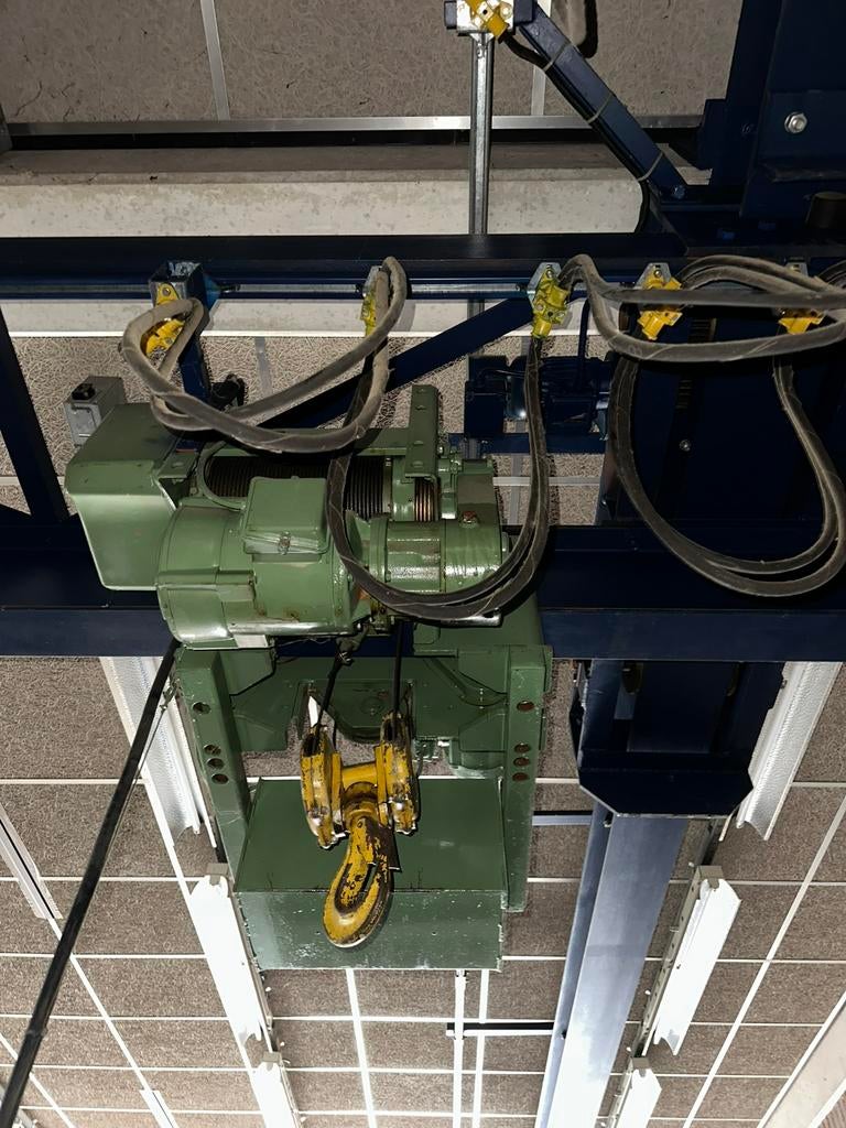 Bovenloopkraan met takel SWF (man), Ophalen, Zo goed als nieuw, Elektrisch