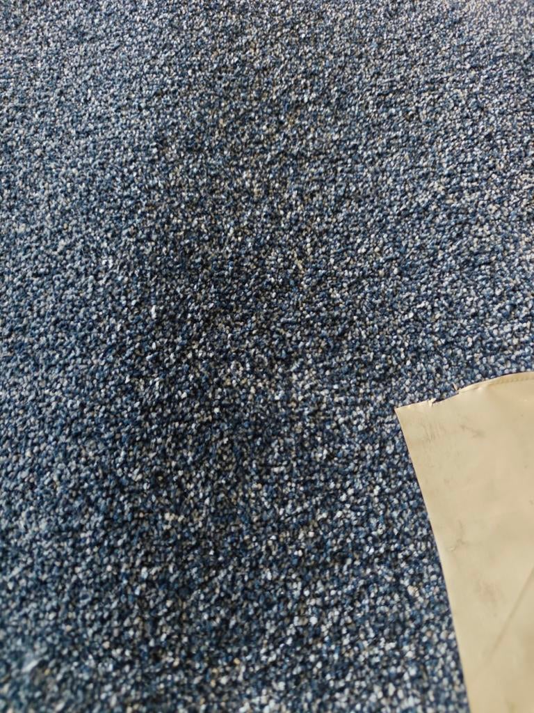 Mooie coupon tapijt 450 x 500 kleur blauw, Ophalen, Blauw, Nieuw, Minder dan 10 m²