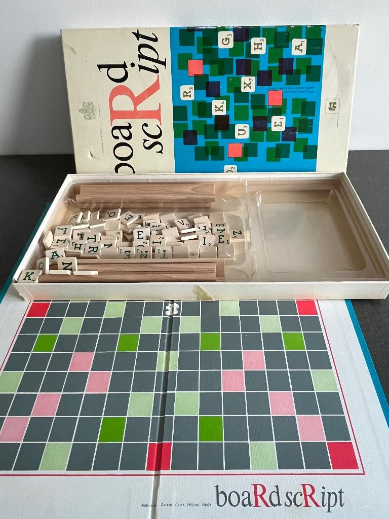 Scrabble spel, Hobby en Vrije tijd, Gezelschapsspellen | Bordspellen, Een of twee spelers, Ophalen of Verzenden, Zo goed als nieuw