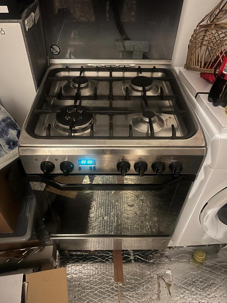 Zeer net gasfornuis Indeset, Ophalen, 4 kookzones, Zo goed als nieuw, Gas