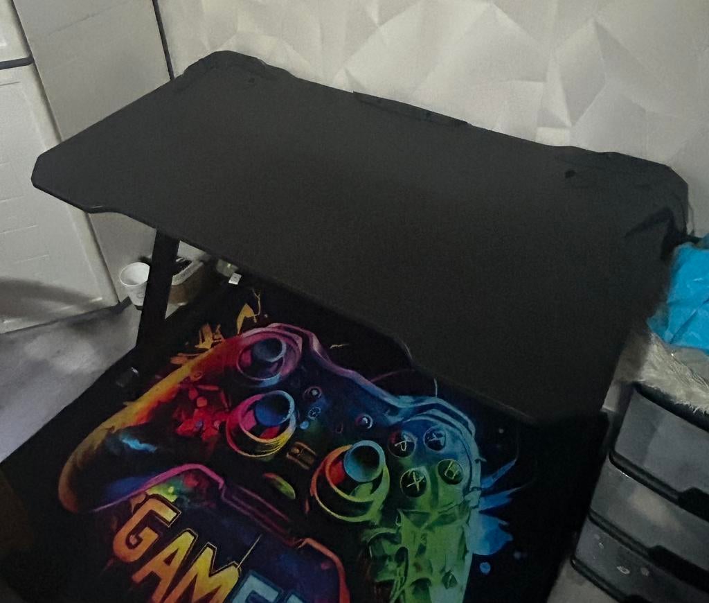 Gaming computer bureau, Ophalen, Zo goed als nieuw