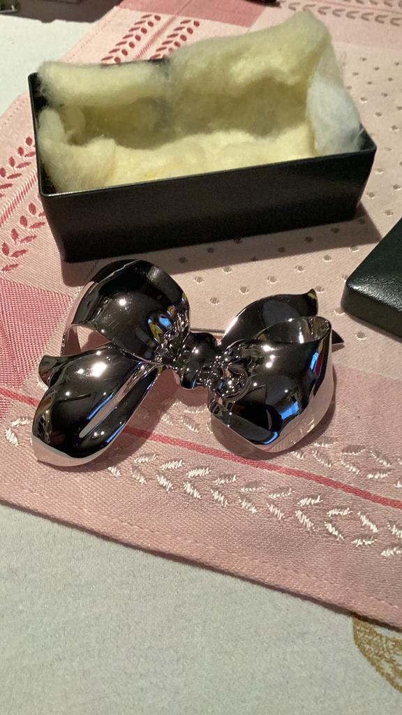 Monet broches, Verzenden, Zo goed als nieuw, Overige kleuren, Overige materialen