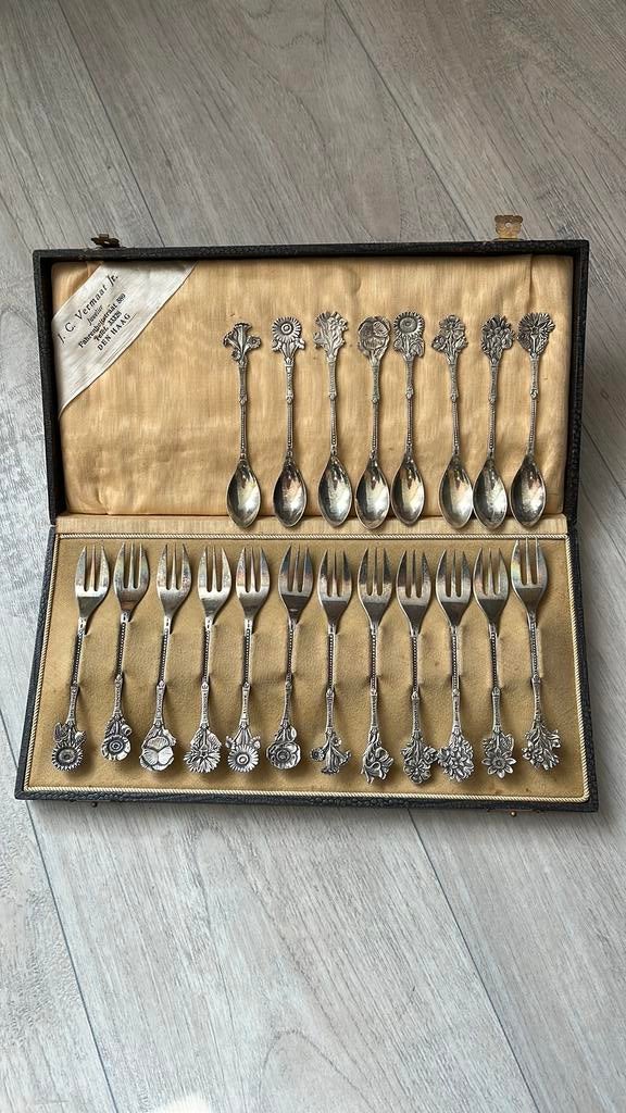 8 Zilveren theelepeltje en 12 zilveren gebaksvorkjes, Antiek en Kunst, Ophalen