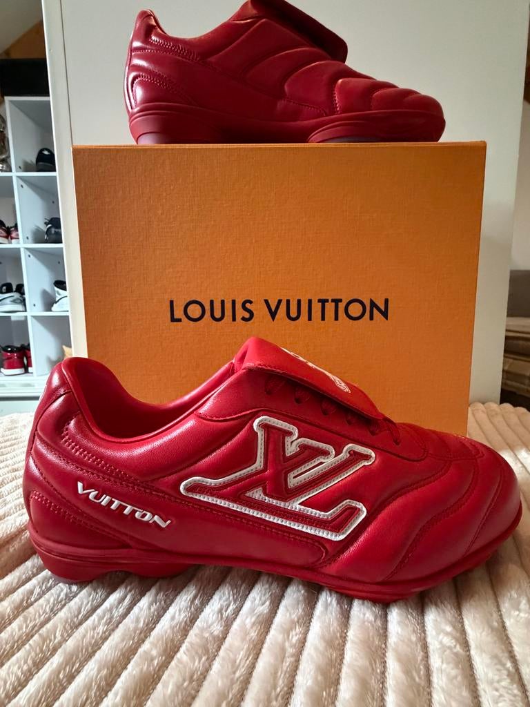 Louis Vuitton Footprint Red - Maat 42 - Pre-Pharrell, Kleding | Dames, Ophalen of Verzenden, Zo goed als nieuw, Overige kleuren