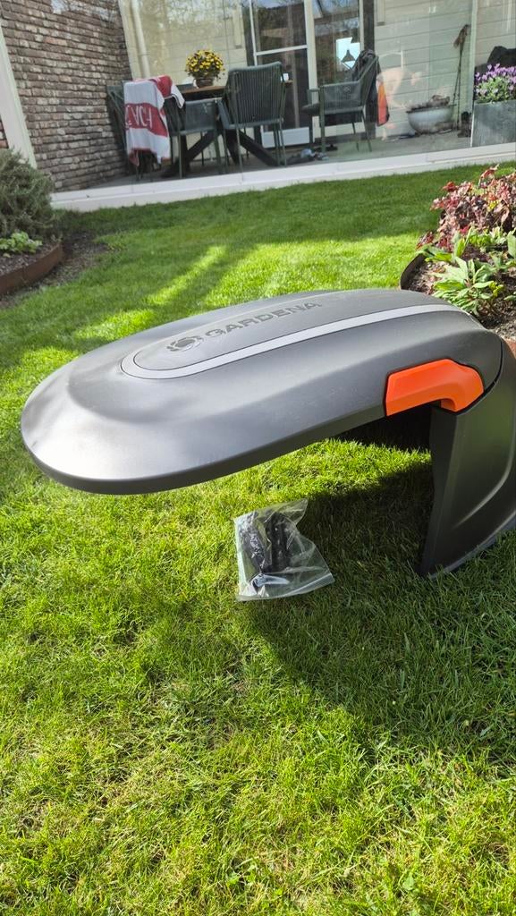 Gardena Sileno Garage nieuw, Tuin en Terras, Robotmaaiers, Ophalen of Verzenden, Nieuw, Gardena