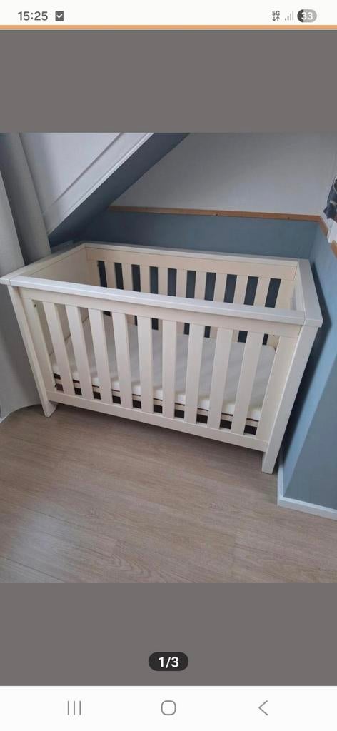 Gebroken wit ledikant, peuter, baby., Kinderen en Baby's, Babywiegjes en Ledikanten, Ophalen, Gebruikt, Ledikant