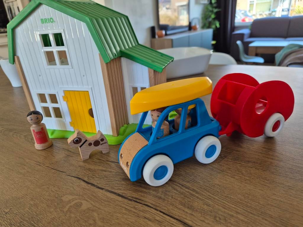 Mooi Brio huis en auto met caravan, Ophalen