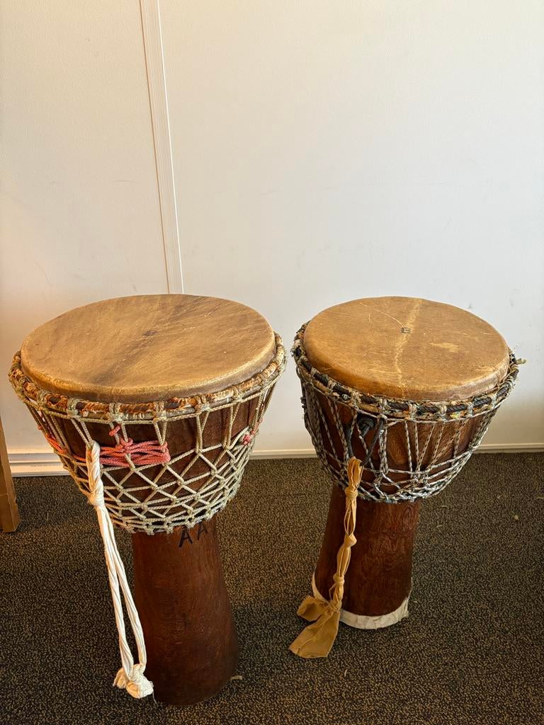 Traditionele West-Afrikaanse djembé, Ophalen, Gebruikt, Trommel