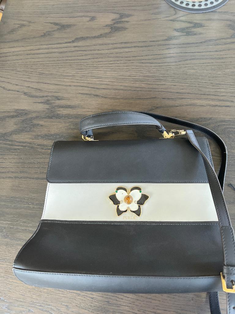 Furla schoudertas, Ophalen of Verzenden, Nieuw, Zwart, Leer
