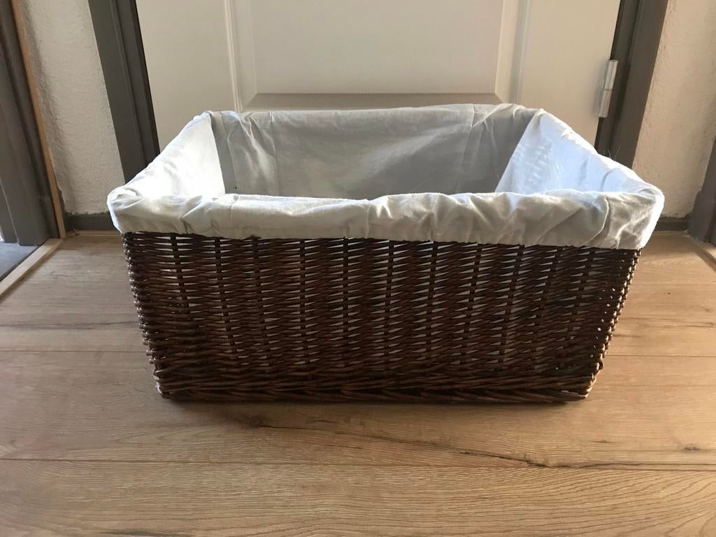 Grote rieten mand met linnen binnenvoering, Ophalen, Gebruikt, Mand, Riet