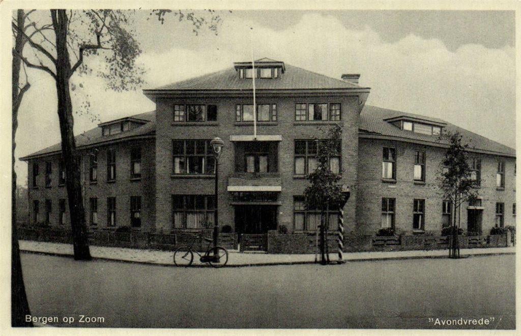 Bergen op Zoom, Avondvrede - fiets - ongelopen, Ophalen of Verzenden, Voor 1920, Ongelopen, Noord-Brabant