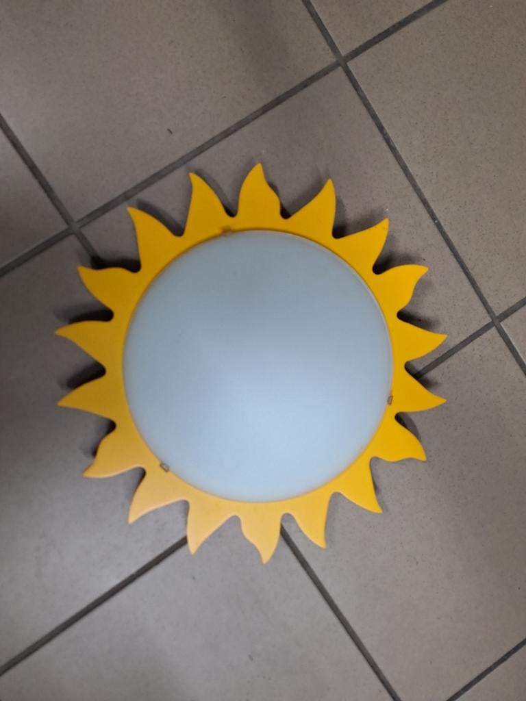 Massive Kinderkamer Plafonnière Zon - Geel, Huis en Inrichting, Lampen | Plafondlampen, Ophalen of Verzenden, Gebruikt, Metaal