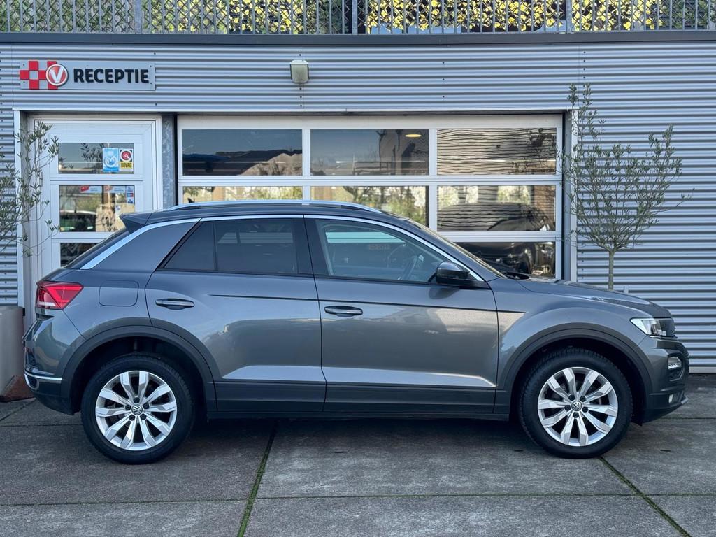 Volkswagen T-Roc 1.0 TSI Style Navi / Carplay / Cruise / Pdc, Voorwielaandrijving, Gebruikt, Euro 6, Electronic Stability Program (ESP)
