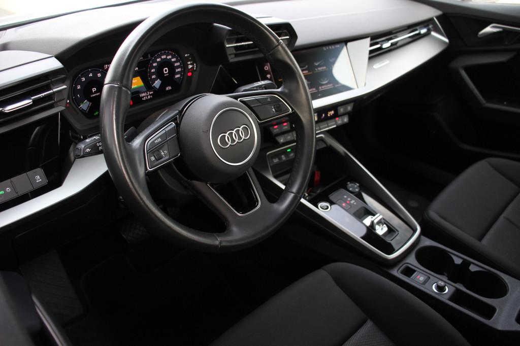 Audi A3 Sportback 40 TFSI e Business edition | Cruise | DAB, Stof, Gebruikt, Zwart, 4 cilinders
