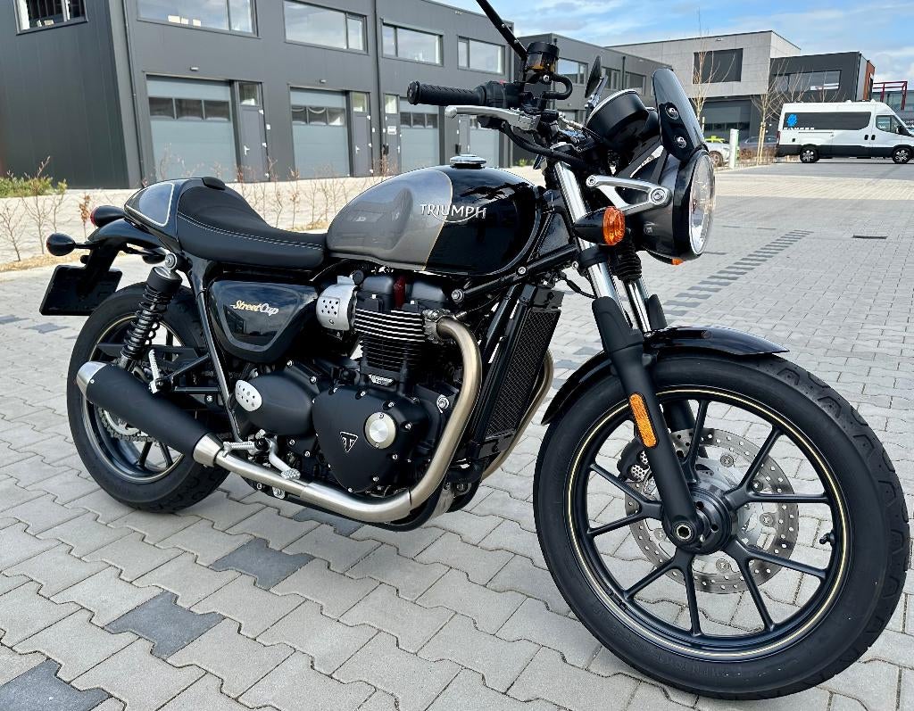 Triumph Street Cup 900 *300km!!* *BJ2020* *Nieuwstaat!*, Motoren, 2 cilinders, Motorrijbewijs A, Bedrijf, 900 cc