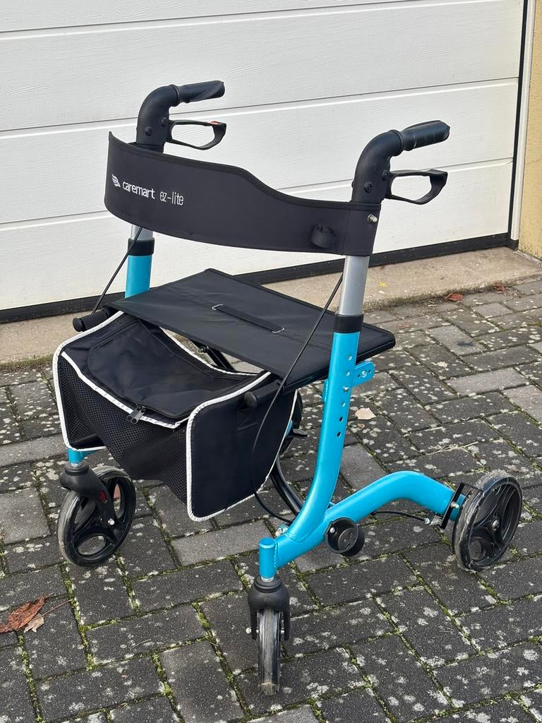 Splinternieuwe dubbel inklapbare rollator , €89,00, Meer info ☎️0️⃣6️⃣➖2️⃣0️⃣9️⃣0️⃣1️⃣0️⃣4️⃣0️⃣, Nieuw, Ophalen of Verzenden, Caremart