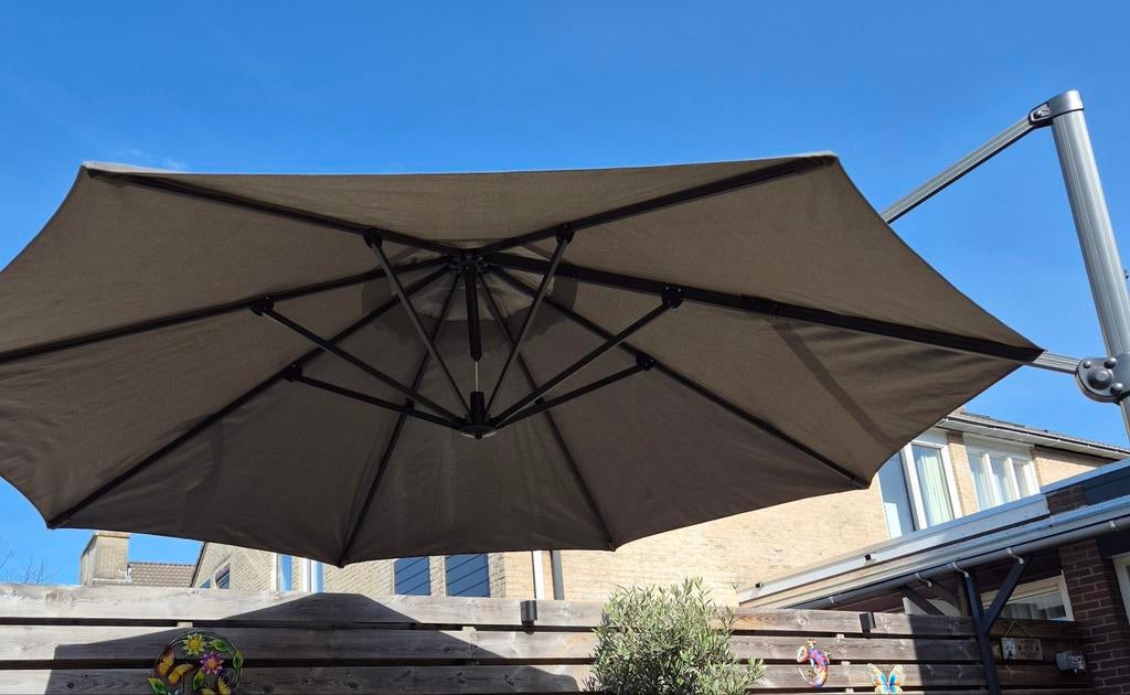 Parasol / Zweefparasol antraciet 3 meter, Tuin en Terras, Parasols, Ophalen, Verstelbaar, Gebruikt, 2 tot 3 meter
