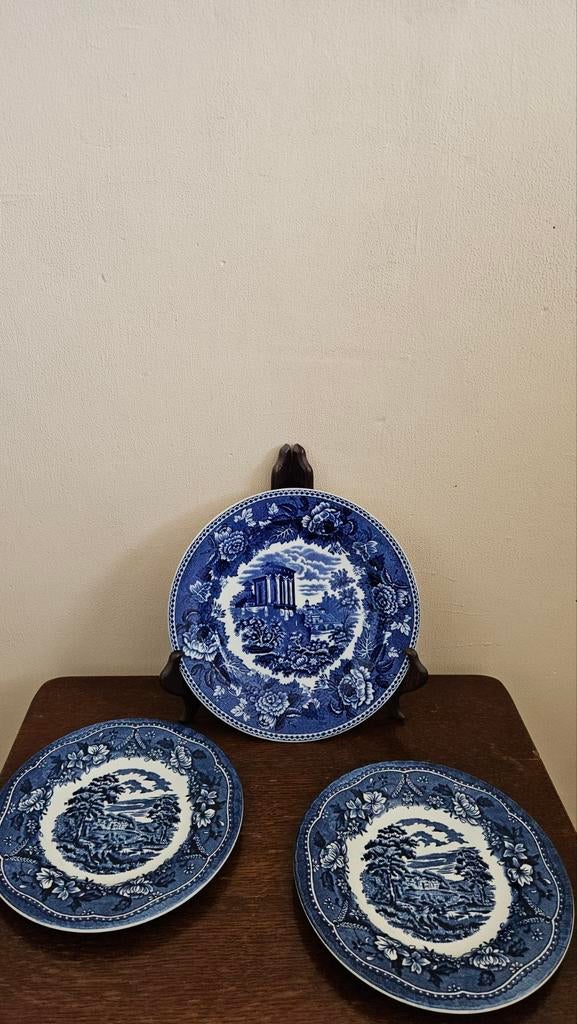 Set van 3 blauwe borden: Wedgwood en Barretts, Antiek en Kunst, Antiek | Wandborden en Tegels, Ophalen