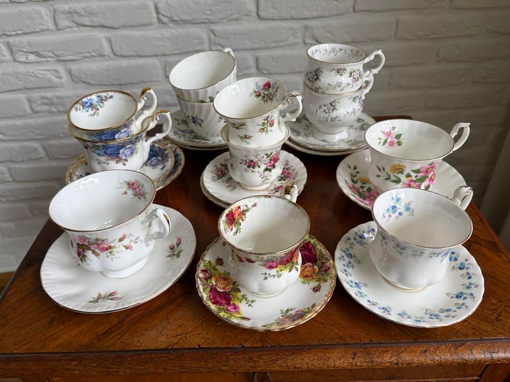 12 sets engelse theekopjes diverse soorten, Ophalen