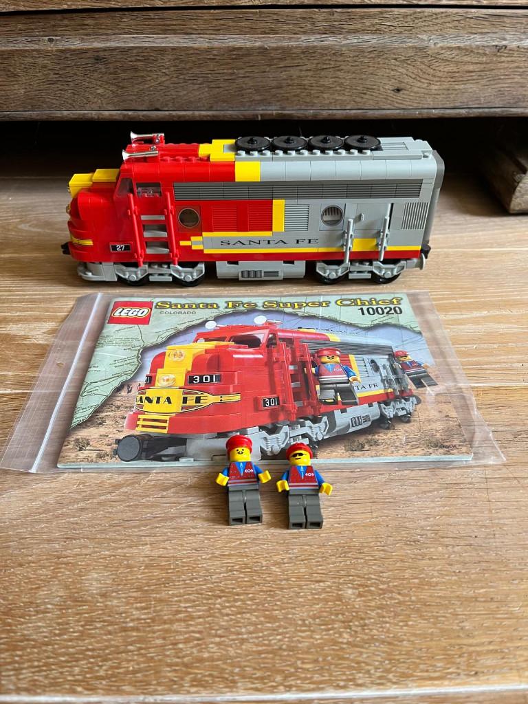 lego trein 10020 Santa Fe Super Chief, Kinderen en Baby's, Speelgoed | Duplo en Lego, Ophalen of Verzenden, Zo goed als nieuw