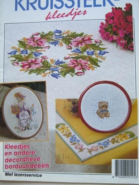 Borduurboekje vol patronen Bloemen krans  nr 9711, Verzenden, Zo goed als nieuw, Handborduren, Patroon