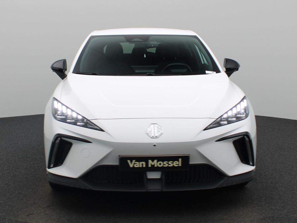 MG MG4 64 kWh Luxury | Navigtie | Achteruitrijcamera | Cruis, Auto's, MG, Automaat, 12 maanden, Gebruikt, 1675 kg