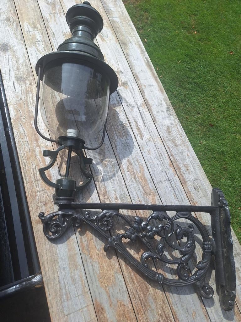 Grote buitenlamp., Ophalen, Netvoeding, 50 tot 250 watt, Wandlamp