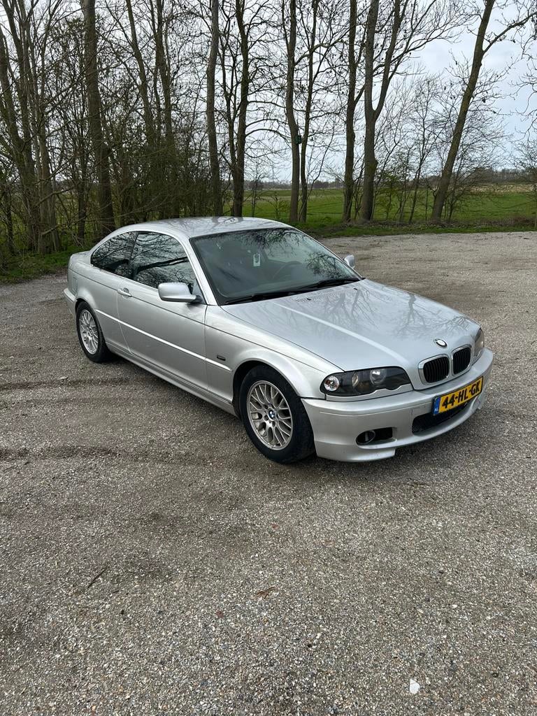 BMW e46 320ci (170pk), Auto's, BMW, Parkeersensor, Zwart, Handgeschakeld, Particulier