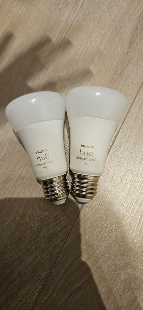 2 Philips Hue White and Color E27 lampen, Led-lamp, Minder dan 30 watt, Zo goed als nieuw, E27 (groot)