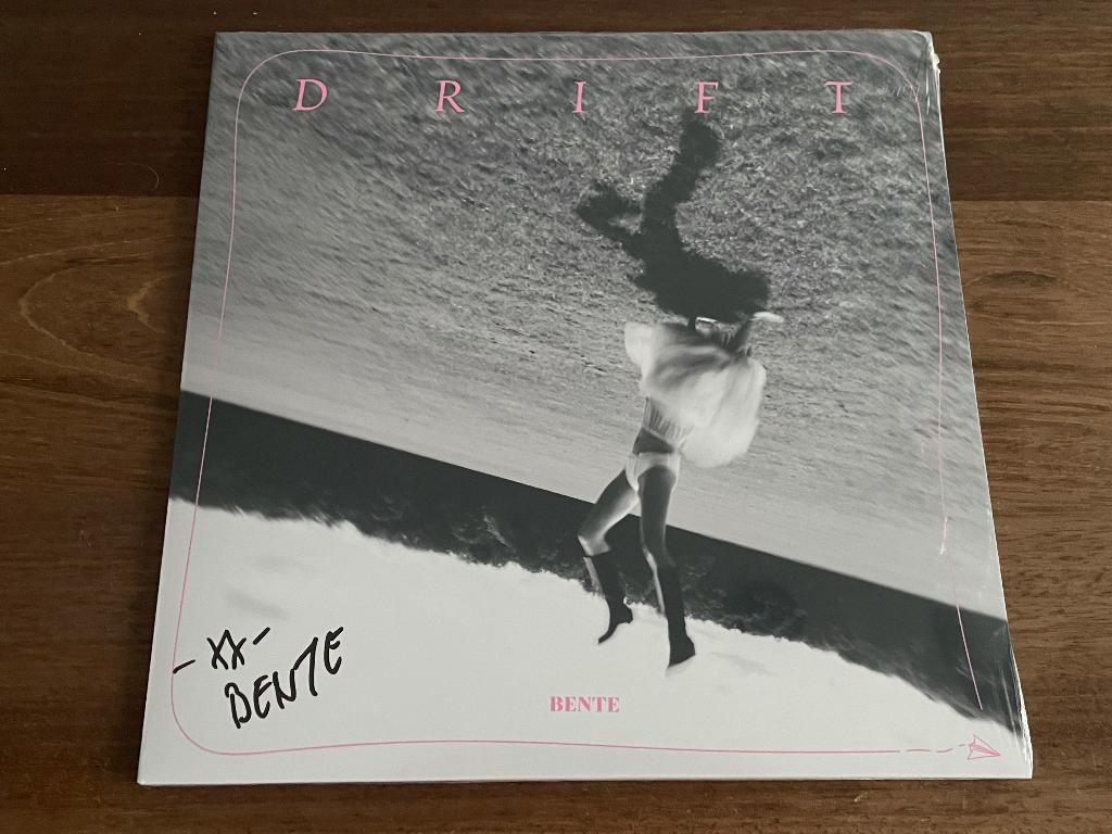 Vinyl LP Bente Drift GESIGNEERD WHITE Vinyl NIEUW, Ophalen of Verzenden, Nieuw in verpakking, 12 inch, Pop
