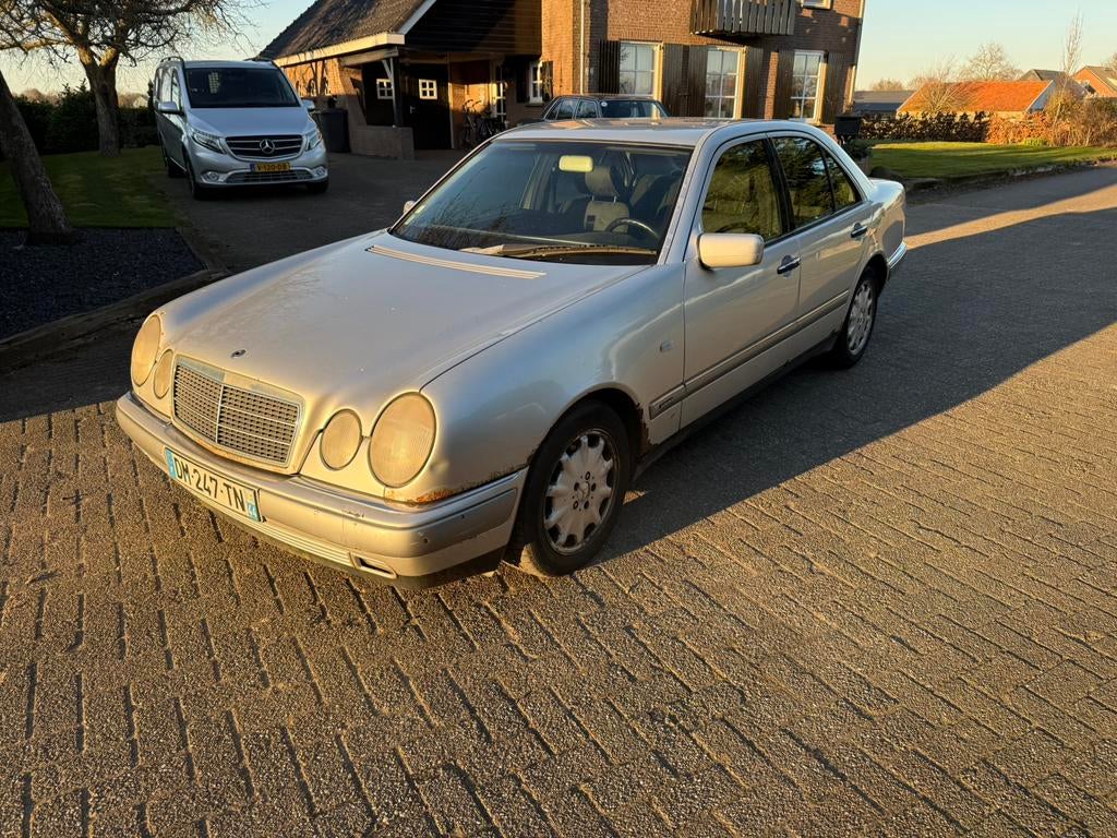 E300 TD OM606 slechts 240000km, Ophalen, Gebruikt, Mercedes-Benz