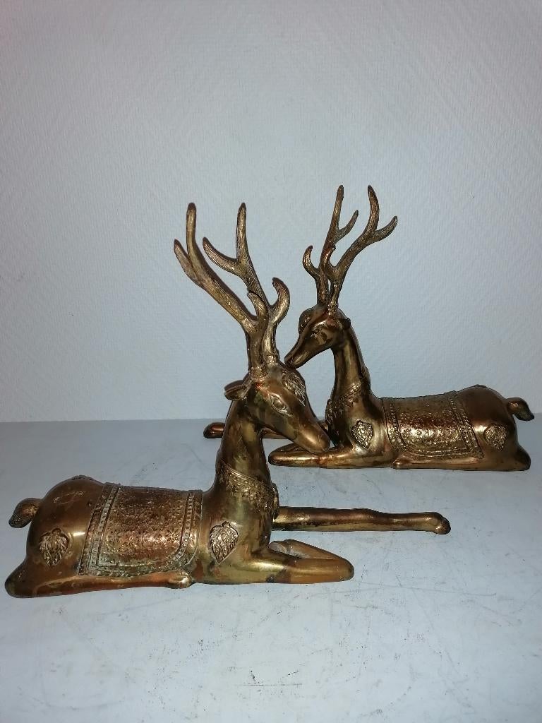 Pair antique bronze deers, Ophalen