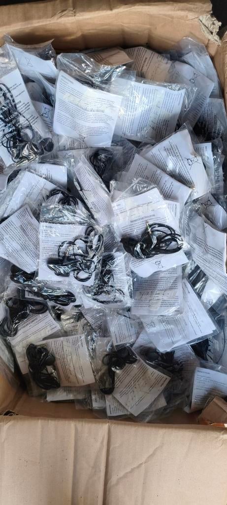 Partij nieuwe bedrade oordopjes - 250stuks, Audio, Tv en Foto, Koptelefoons, Ophalen of Verzenden, Nieuw, Overige merken