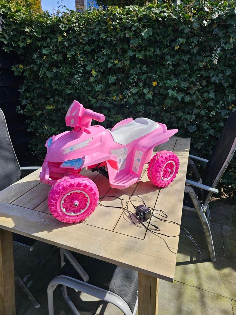 Roze elektrische kinderquad, Ophalen of Verzenden, Gebruikt