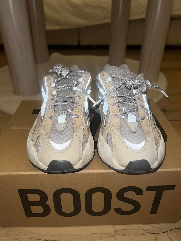 Adidas Yeezy Boost 700 Origineel Sneakers Maat 36 2/3, Ophalen of Verzenden, Gedragen, Sneakers of Gympen