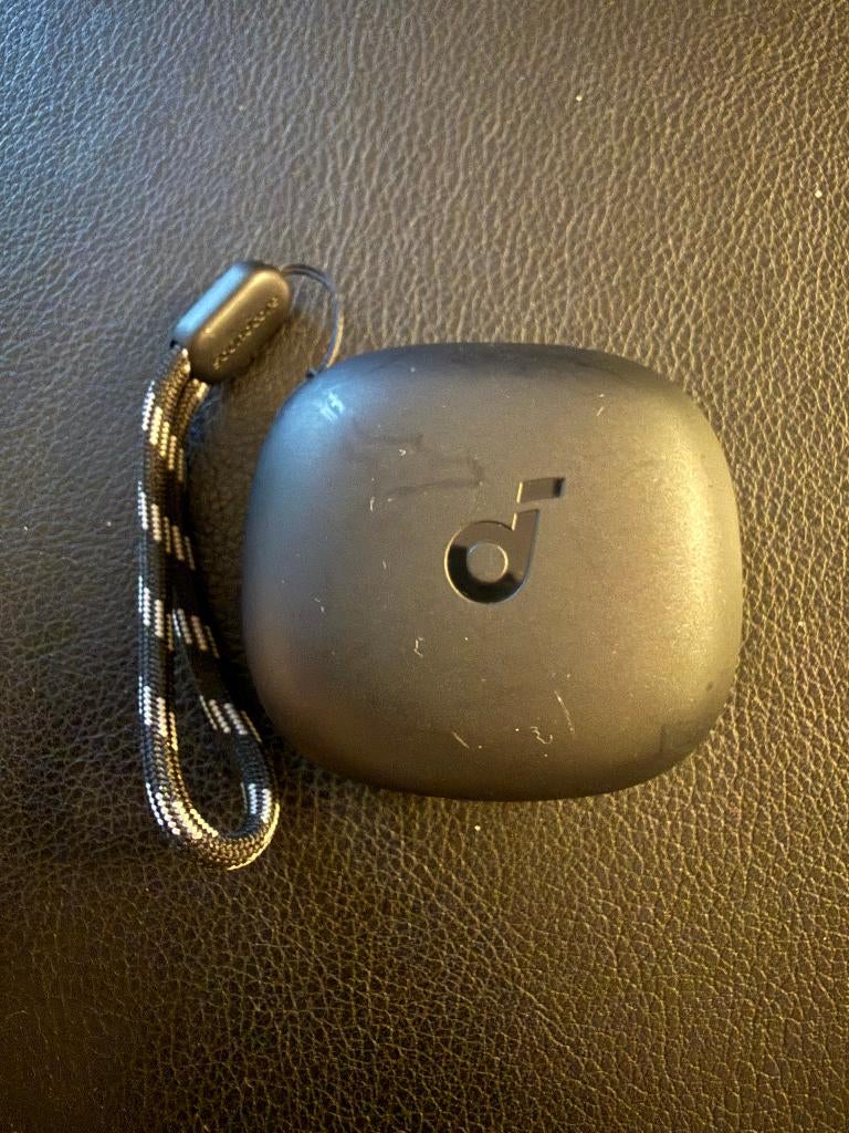 Original SOUNDCORE P20i black charging case, Ophalen of Verzenden, Gebruikt, In oorschelp (earbud)