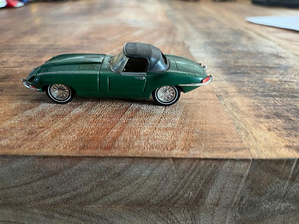 Dinky Toy, Hobby en Vrije tijd, Modelauto's | 1:43, Ophalen, Zo goed als nieuw, Auto, Dinky Toys