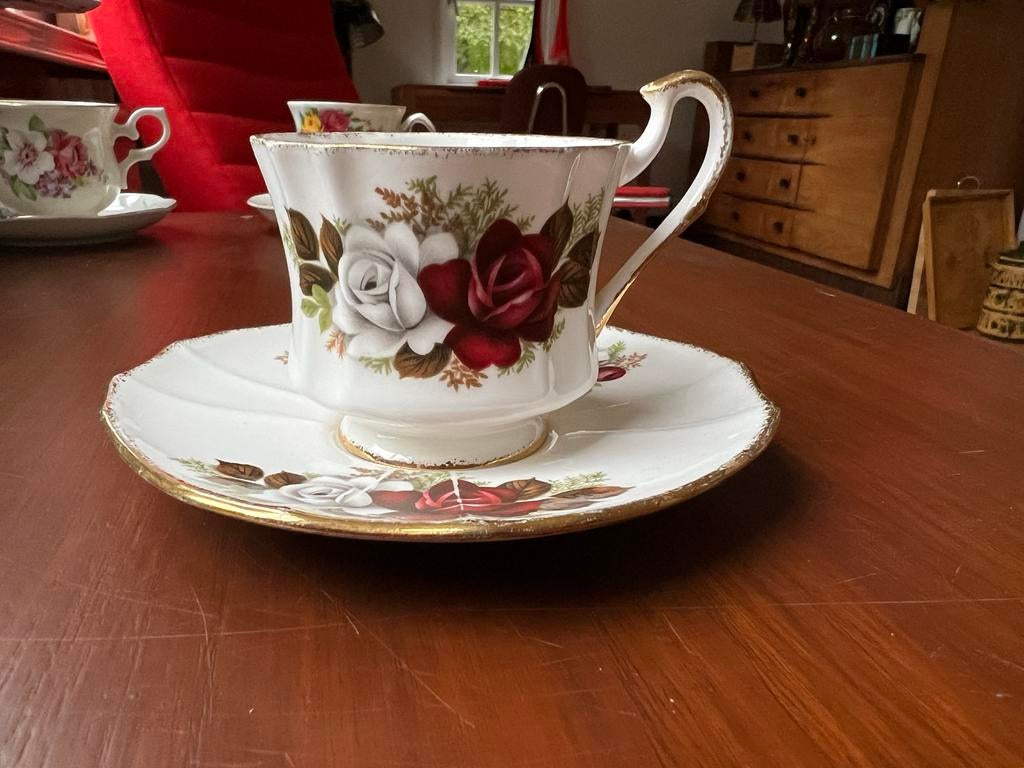 Royal Countess Priory Dale kop en schotel, Ophalen of Verzenden, Gebruikt, Porselein, Kop en/of schotel