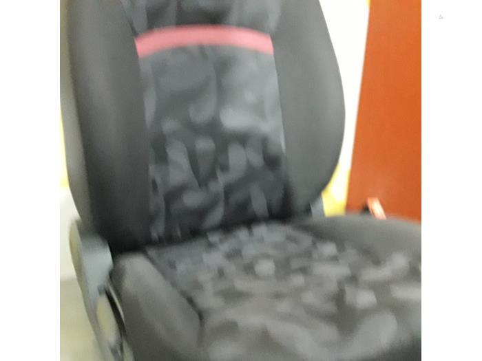 Stoel rechts van een Suzuki Alto, Auto-onderdelen, Interieur en Bekleding, Ophalen of Verzenden, 3 maanden garantie, Gebruikt