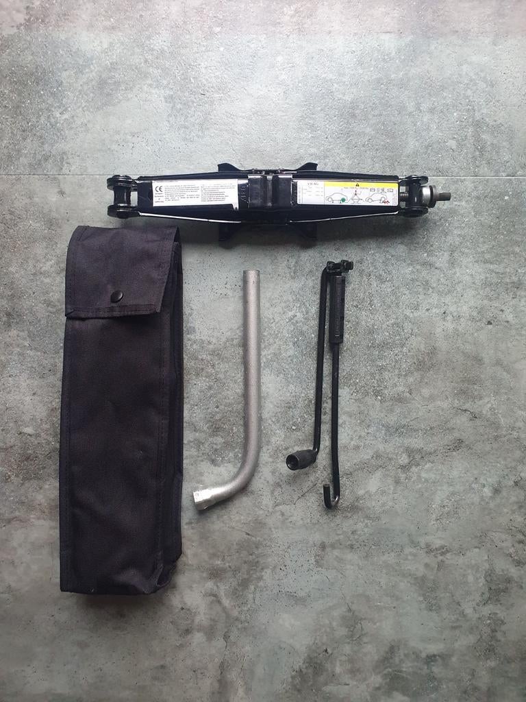 Reservewiel thuiskomer met krikset VW, Seat, Skoda, Audi, Ophalen