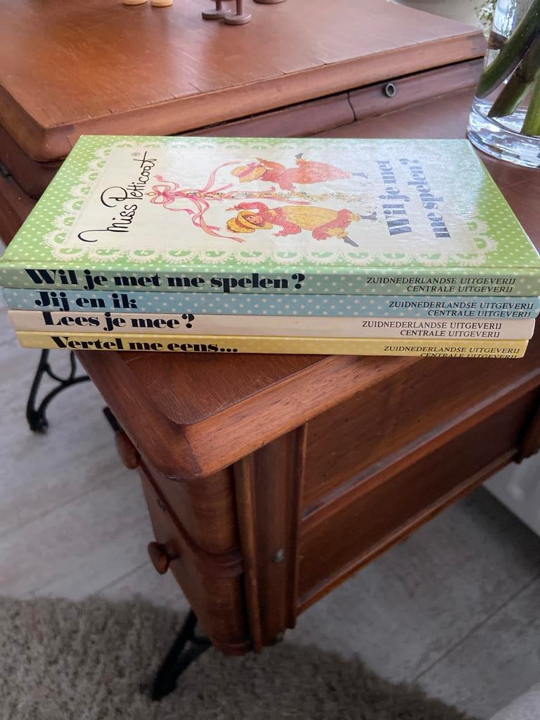 Engelse Holly Hobby, Miss Petticoat Boeken - 4 compleet, Ophalen of Verzenden