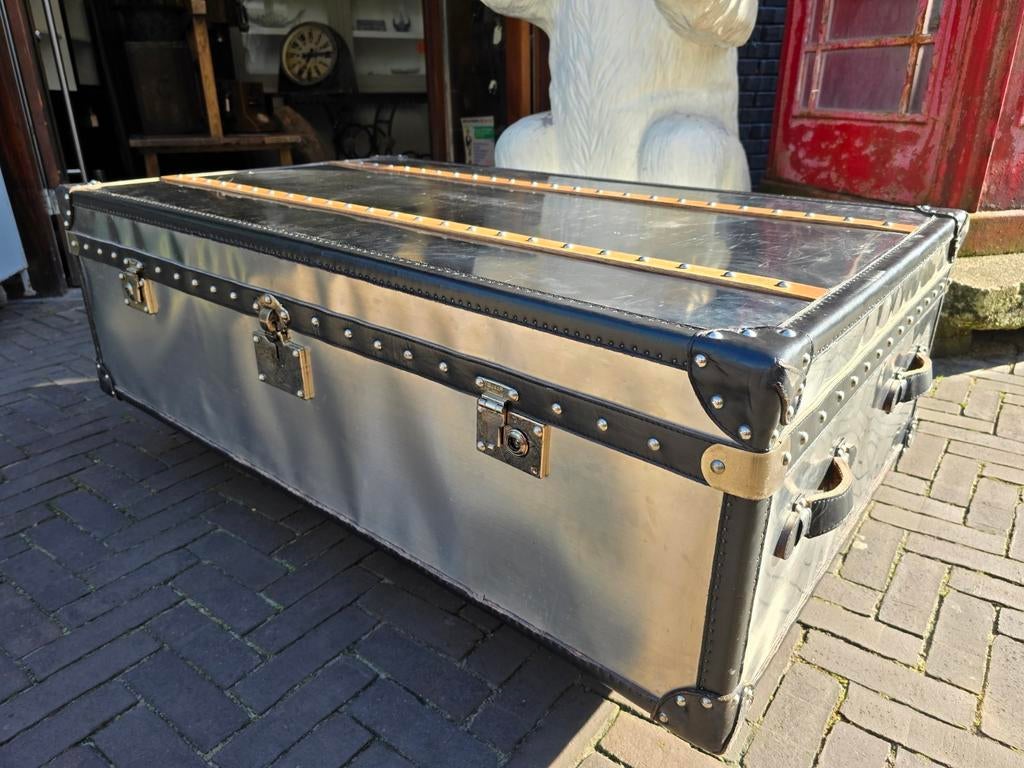 Timothy Oulton stonyhurst trunk | salontafel | kist, Huis en Inrichting, 100 tot 150 cm, Zo goed als nieuw, Timothy Oulton, Timothy Oulton