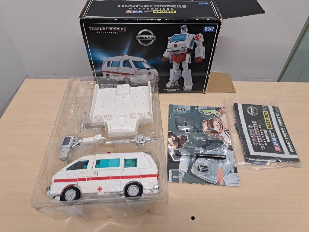 Transformers Masterpiece Ratchet + Shadow Fisher upgrade, Verzamelen, Transformers, G1, Ophalen of Verzenden, Gebruikt, Autobots