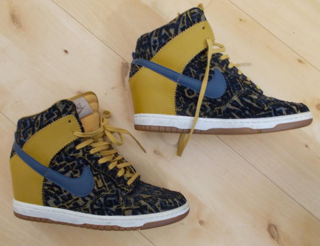 Aparte donkerblauw/gele hoge sneakers van Nike! 40,5, Verzenden, Blauw, Sneakers of Gympen, Zo goed als nieuw