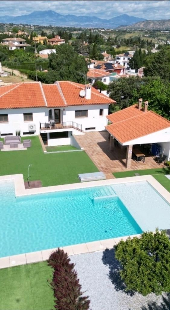 Vakantie villa te huur in Alhaurin de la Torre,  Málaga, Vakantie, Zwembad