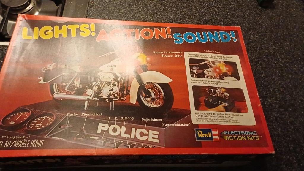 Revell collecters item: Light Action Sound Police Motor, 1:50 of kleiner, Revell, Overige typen, Nieuw