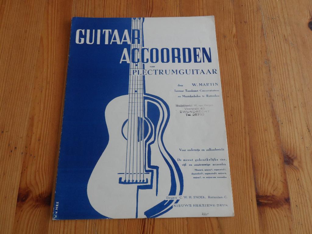 Guitaar accoorden - w. Martin - plectrumgitaar, Ophalen of Verzenden, Artiest of Componist, Populair, Gitaar