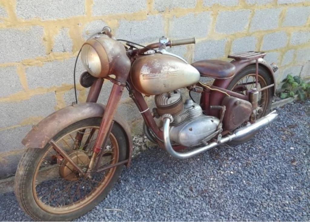 Gevraagd Jawa 350cc Perak en 250cc Perak, Ophalen