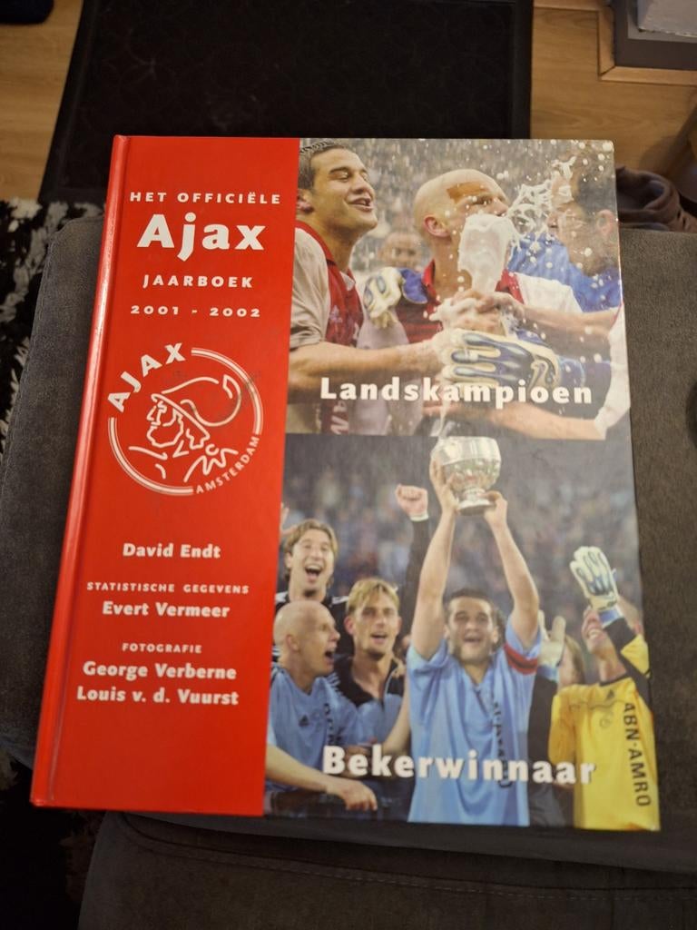 Ajax Jaarboek 2001-2002, Ophalen of Verzenden