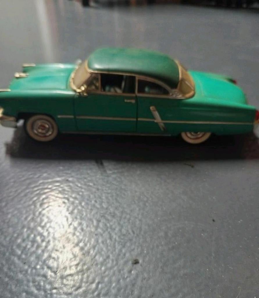 Schaalmodellen Auto's Motormax & Road Signature Ford deluxe, Hobby en Vrije tijd, Modelauto's | 1:18, Ophalen of Verzenden, Overige merken